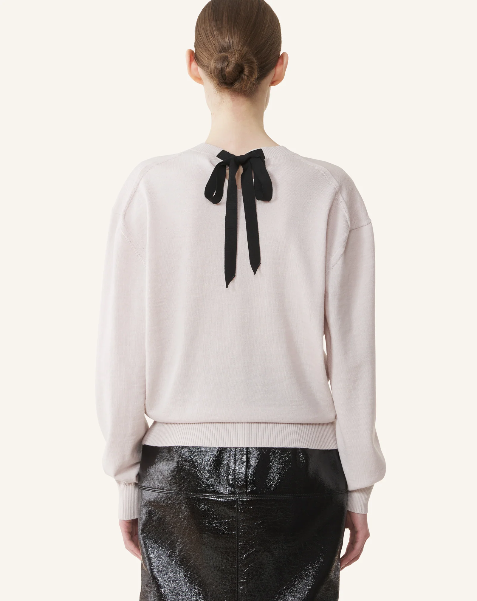 V-NECK MERINO SWEATER WITH GROSGRAIN DETAIL - Image 4